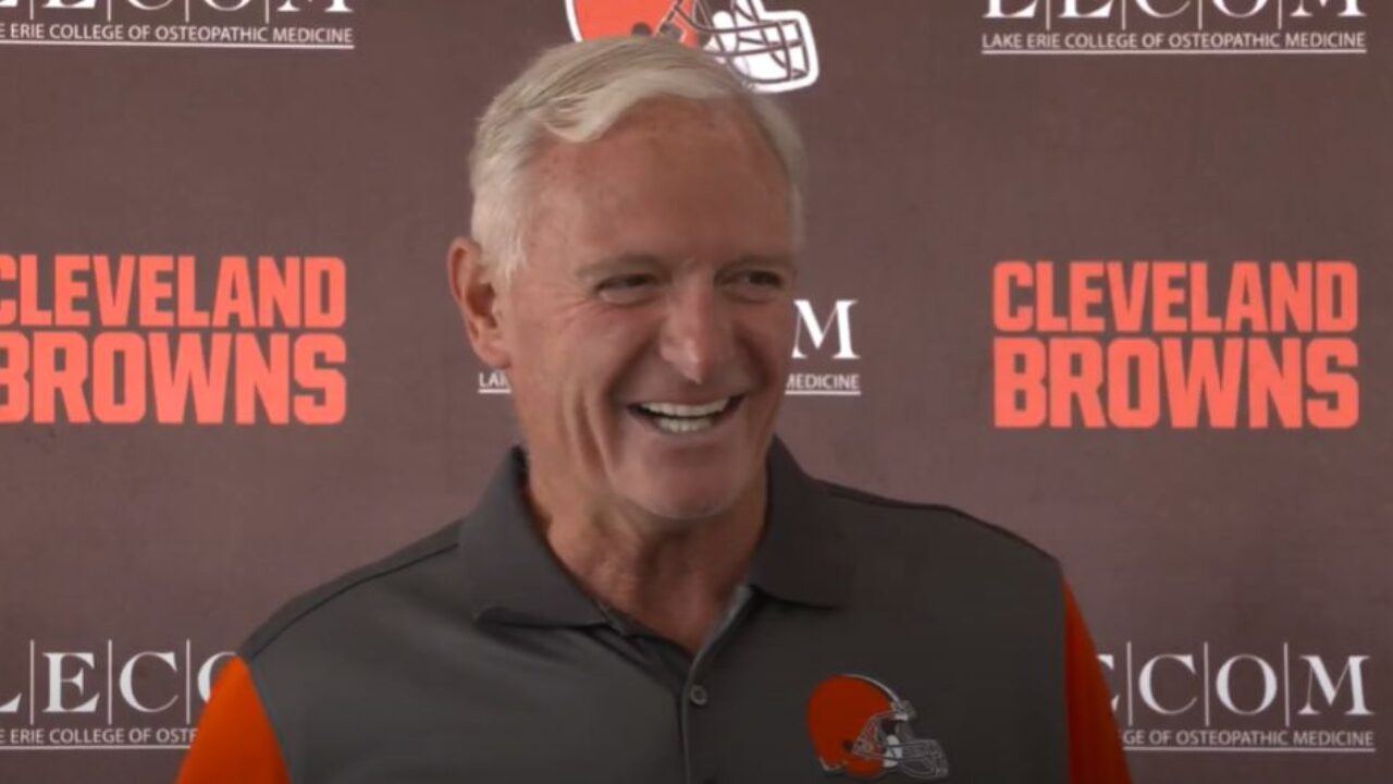 Attorney charged for allegedly throwing bottle at Jimmy Haslam