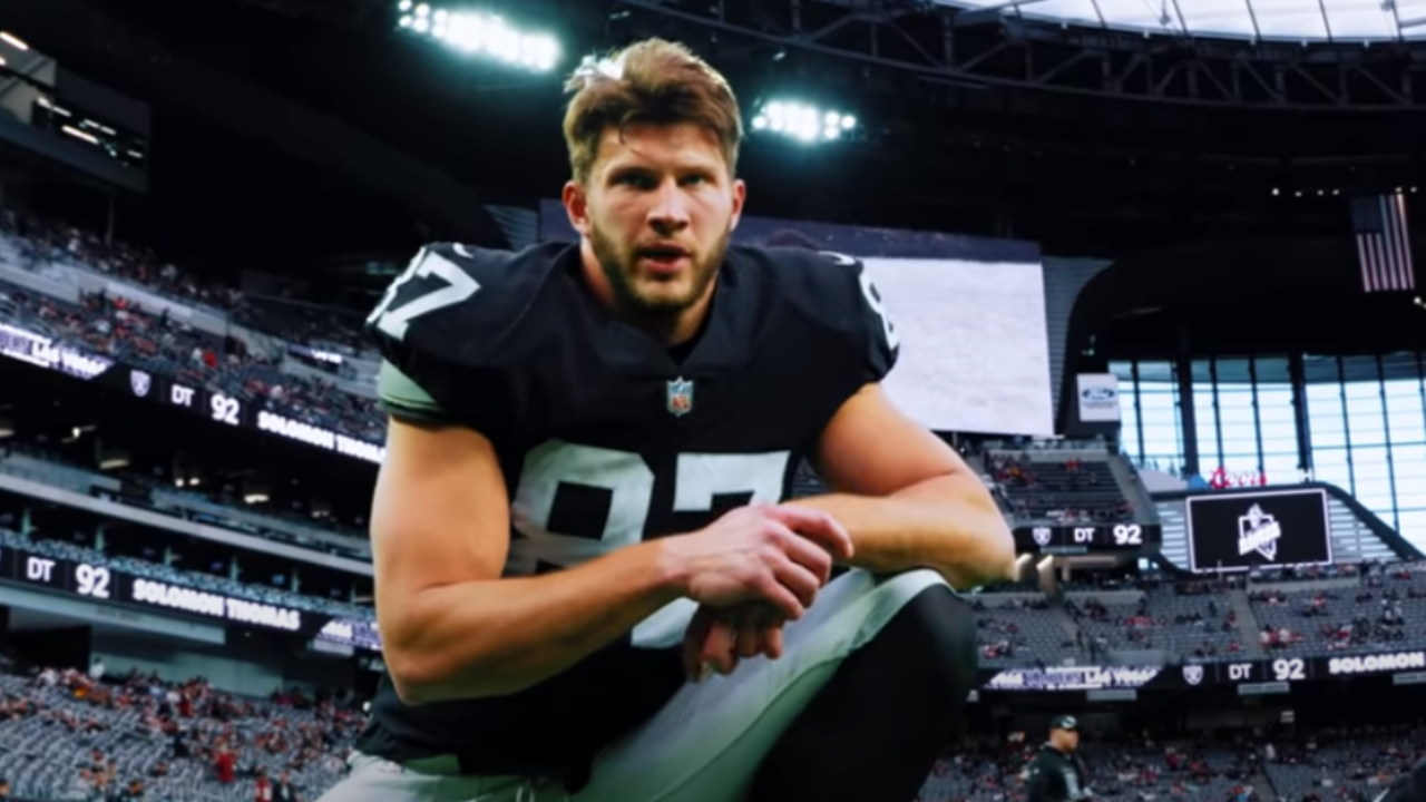 Report: Former Raiders tight end Foster Moreau signs with Saints