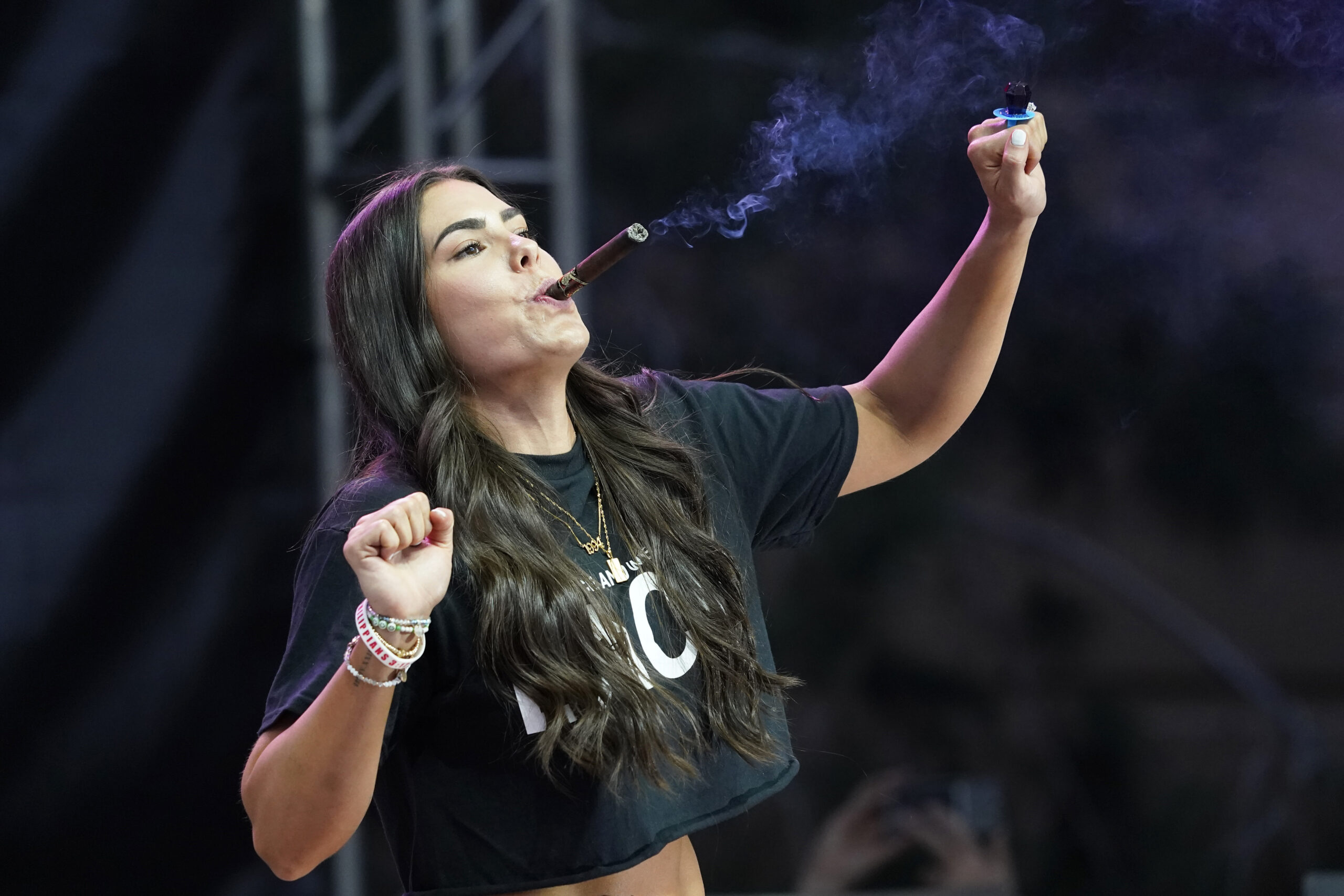 Popcorn Gate: WNBA's Kelsey Plum Goes Viral During Women's Final 4 ...