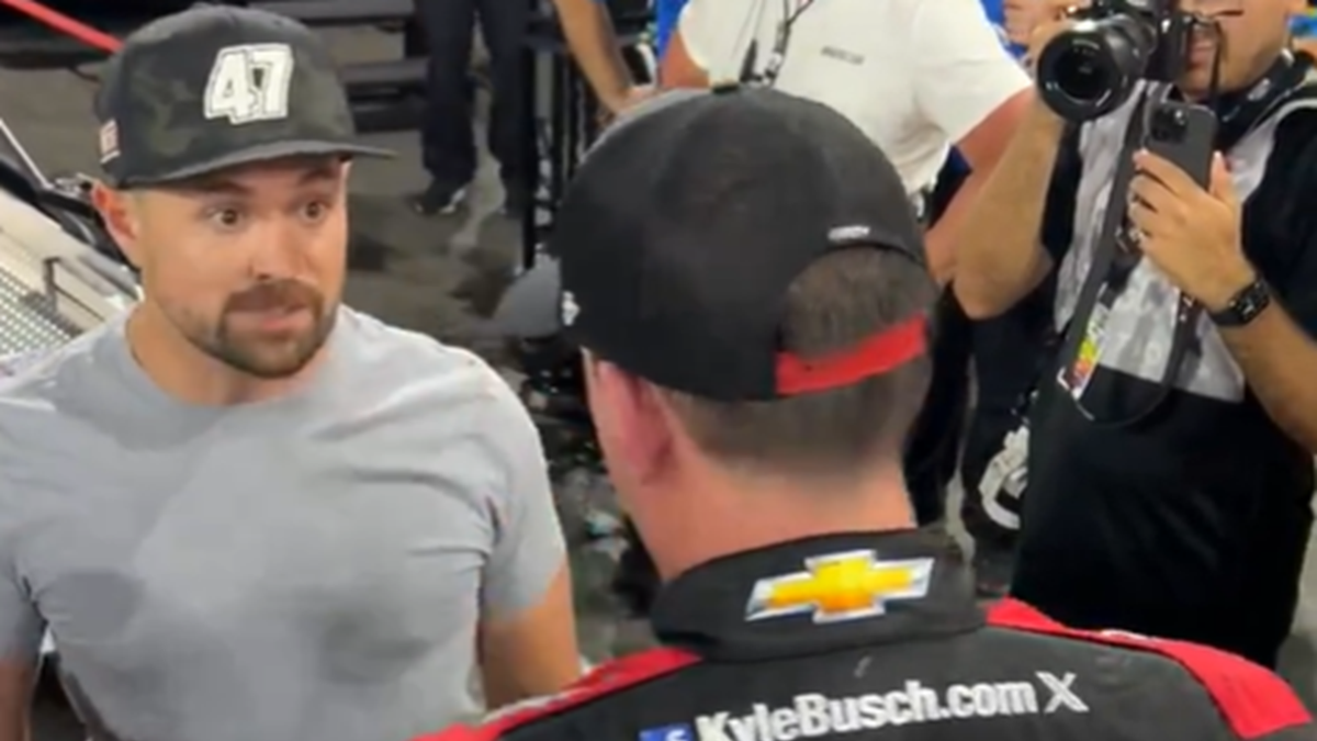 Ricky Stenhouse Jr Throws Punch At Kyle Busch Following Incident At ...